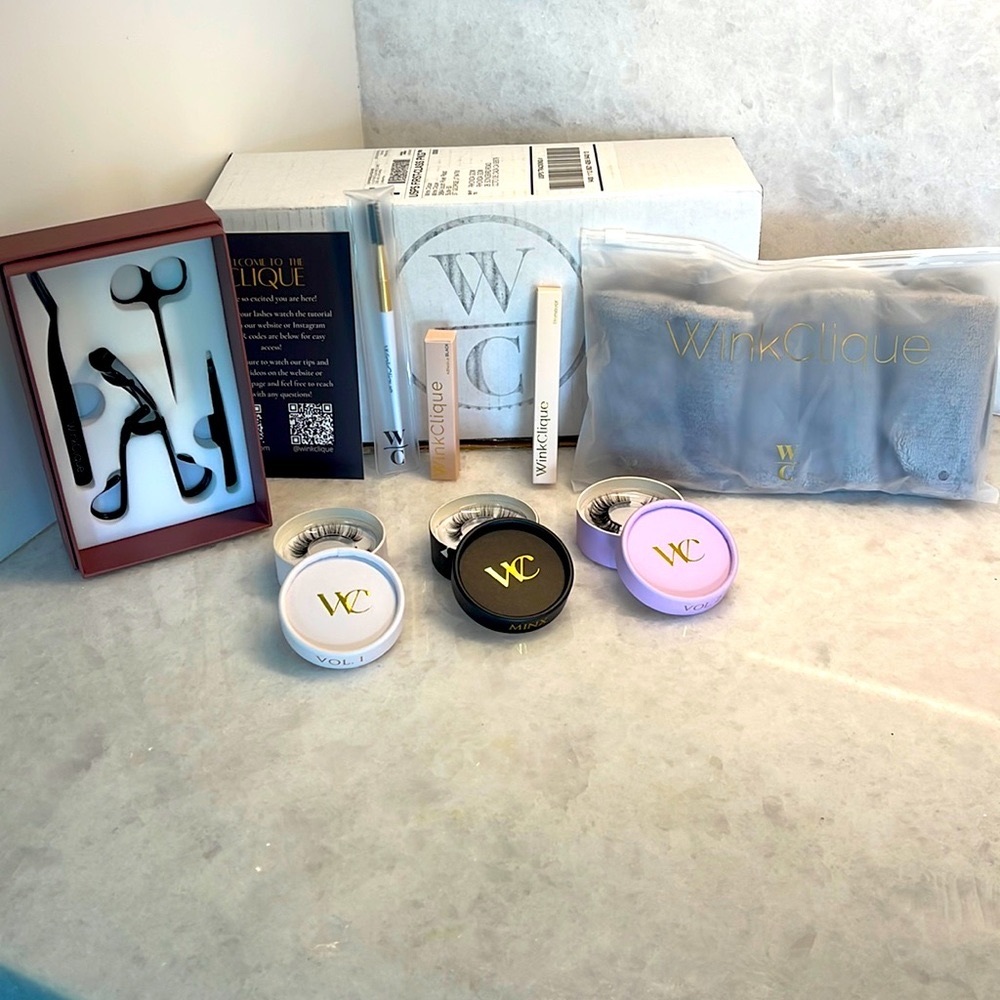 NEW ❤️ WinkClique Starter Kit plus Microfiber Clothes and Spoolie